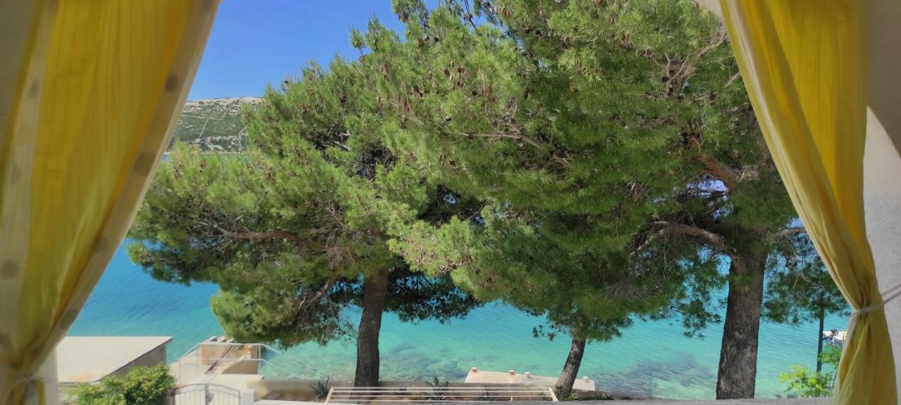 Sea Breeze Apartments With Private Beach And Boat Anchorage Stara Novalja Exterior photo