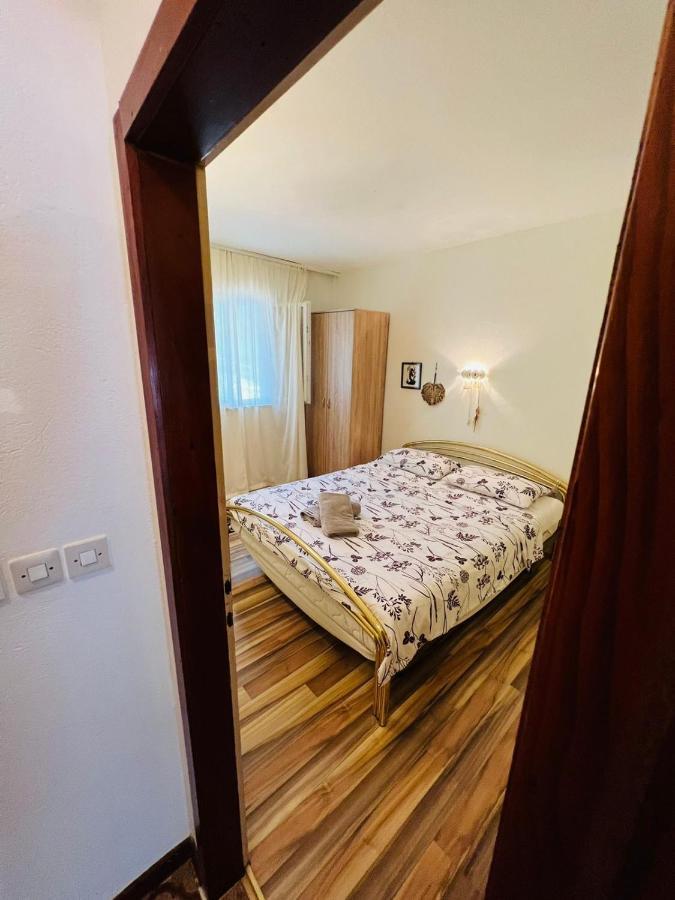 Sea Breeze Apartments With Private Beach And Boat Anchorage Stara Novalja Exterior photo